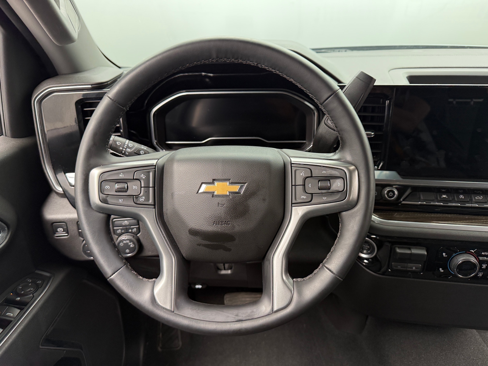 Thumbnail: 2025 Chevrolet Silverado 1500 - 5
