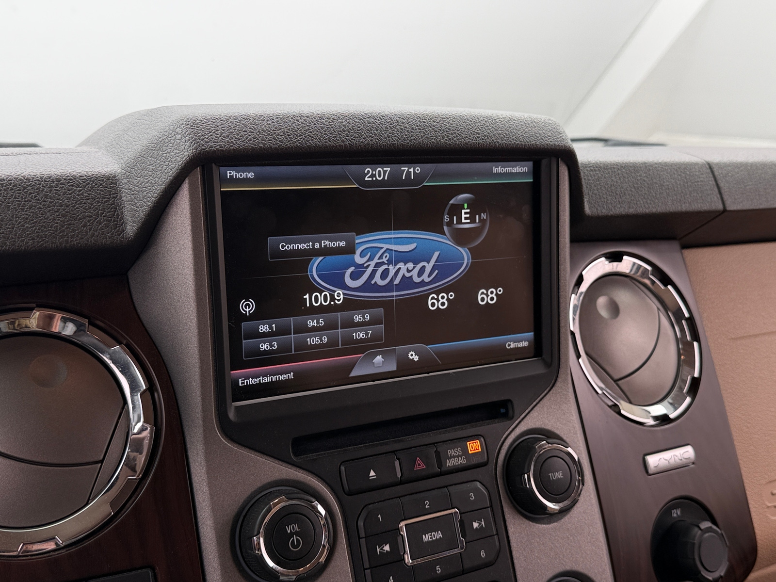 Thumbnail: 2015 Ford Econoline - 3