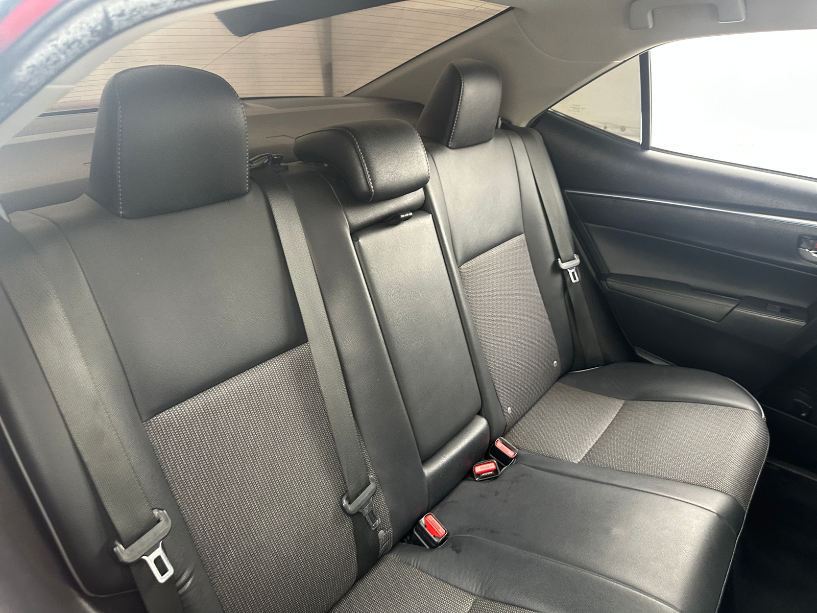 Thumbnail: 2015 Toyota Corolla - 6