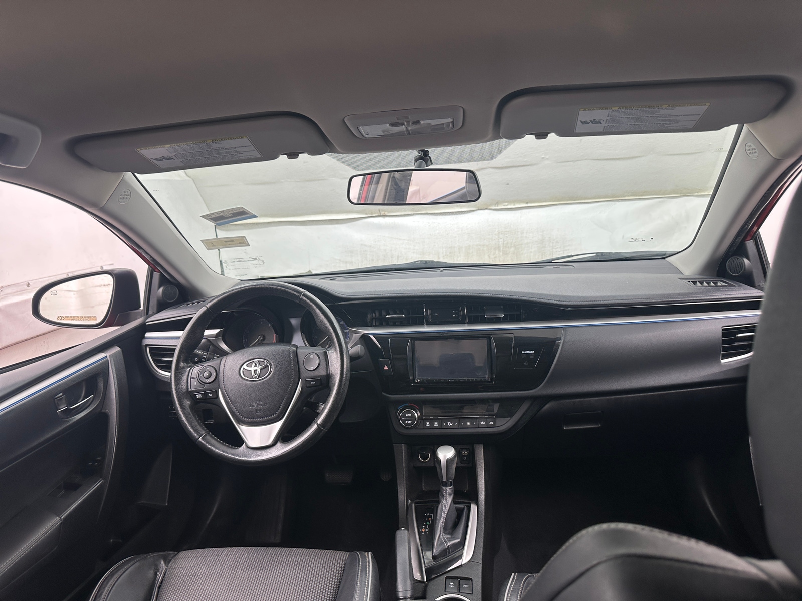 Thumbnail: 2015 Toyota Corolla - 3