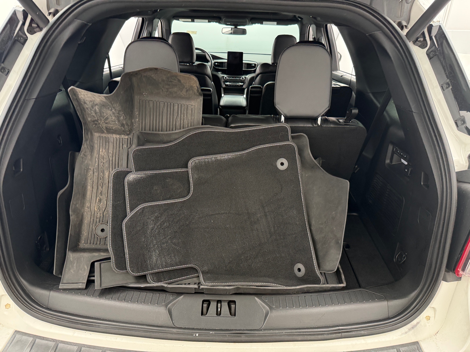 Thumbnail: 2020 Ford Explorer - 6