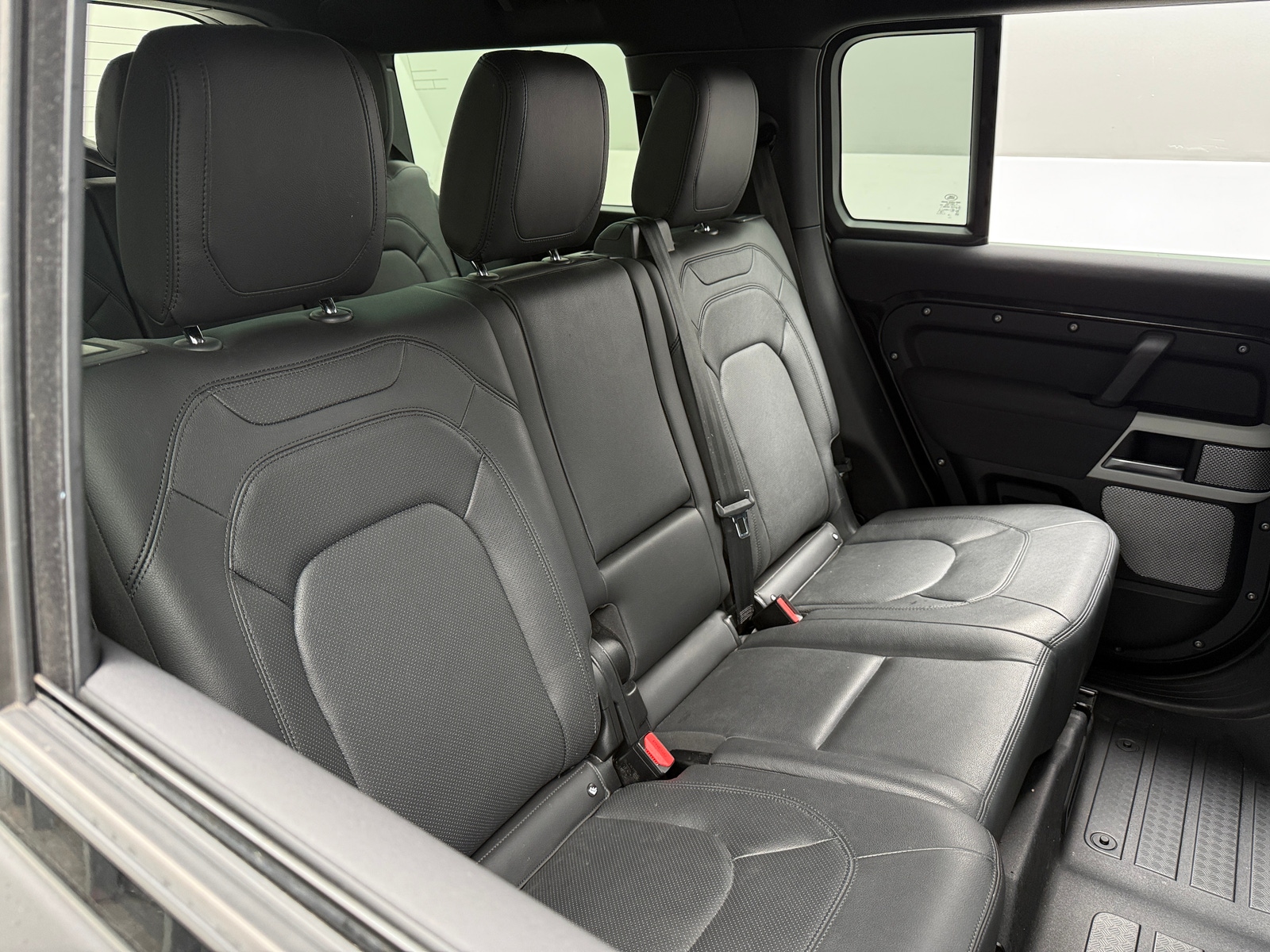 Thumbnail: 2023 Land Rover Defender - 5
