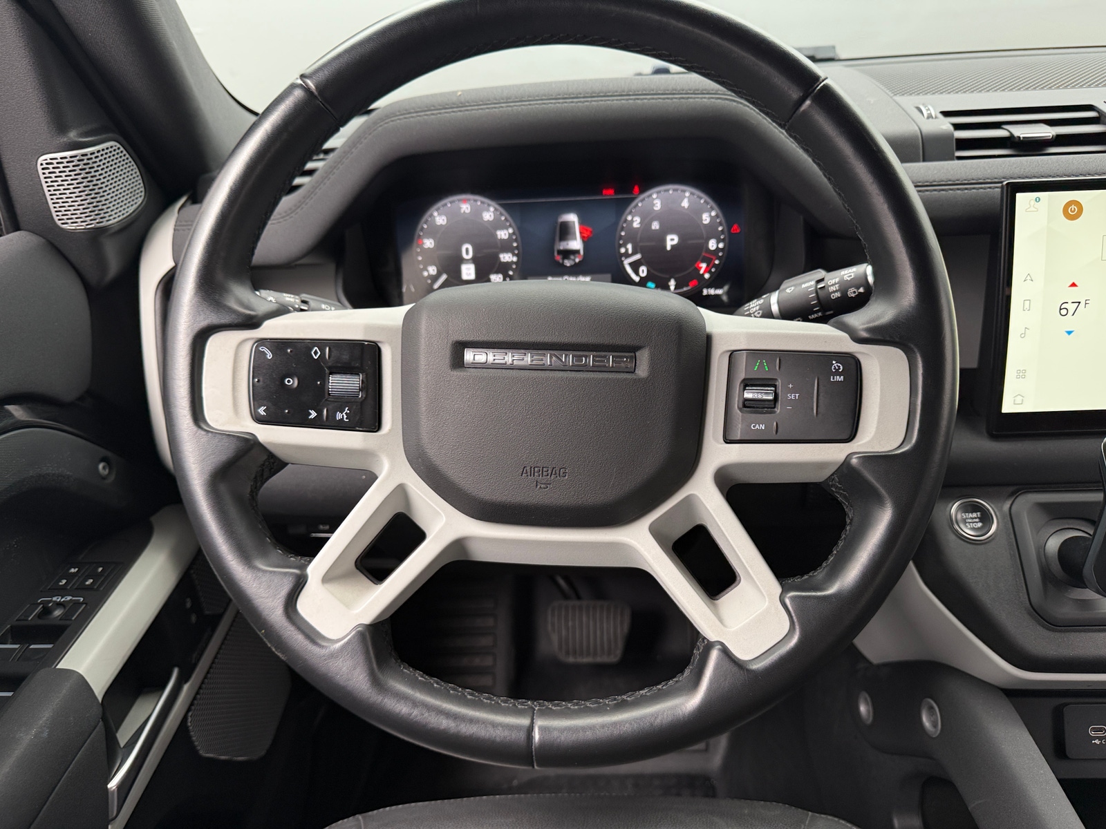 Thumbnail: 2023 Land Rover Defender - 4