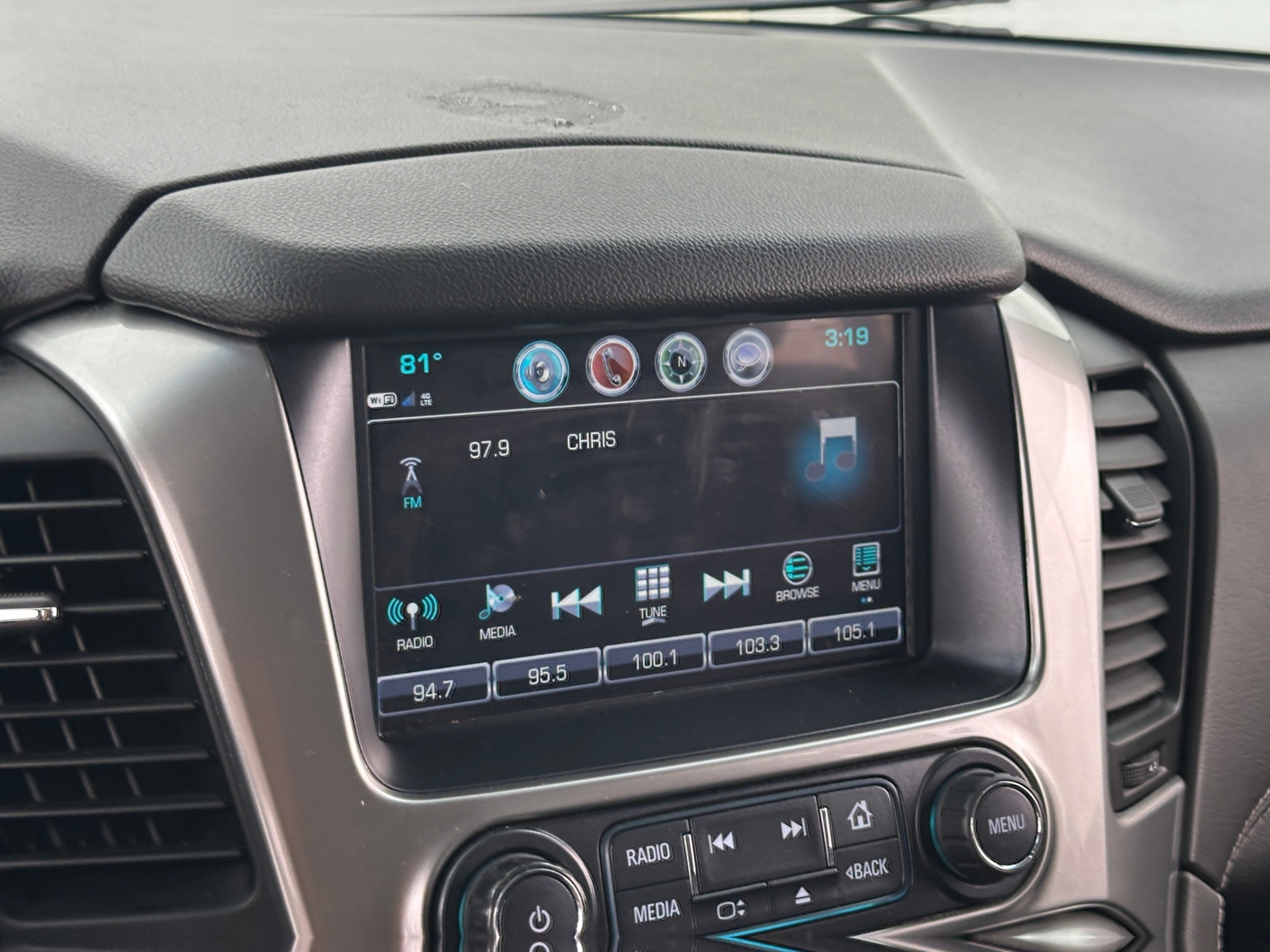 Thumbnail: 2019 Chevrolet Tahoe - 4
