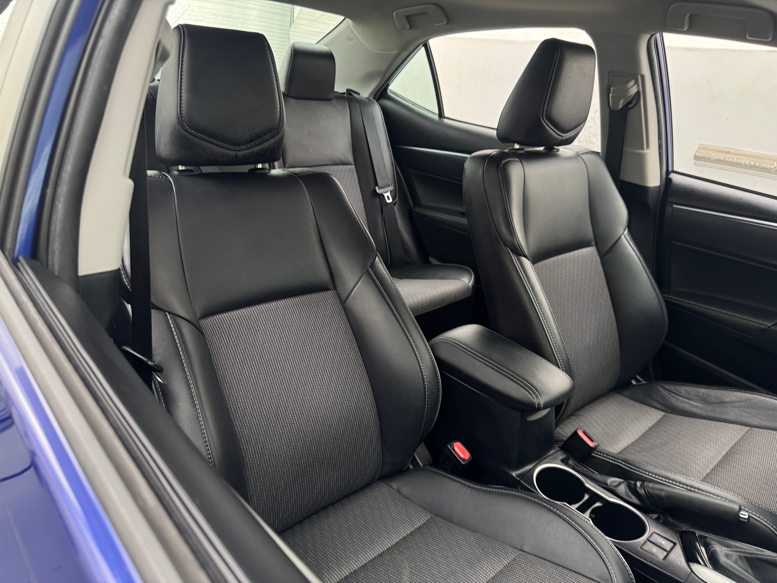 Thumbnail: 2015 Toyota Corolla - 2