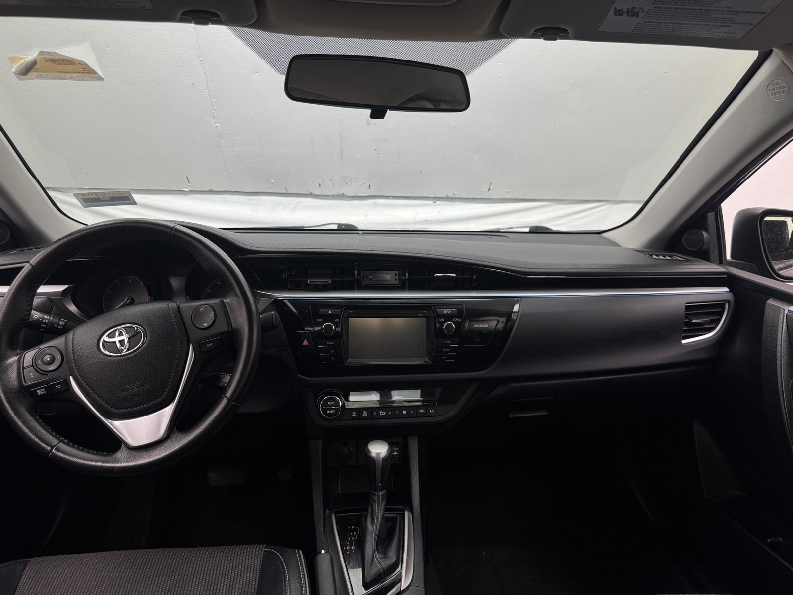 Thumbnail: 2015 Toyota Corolla - 3