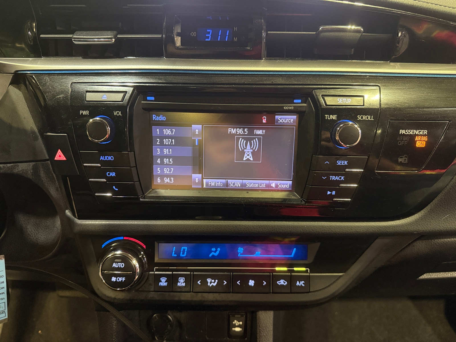 Thumbnail: 2015 Toyota Corolla - 4