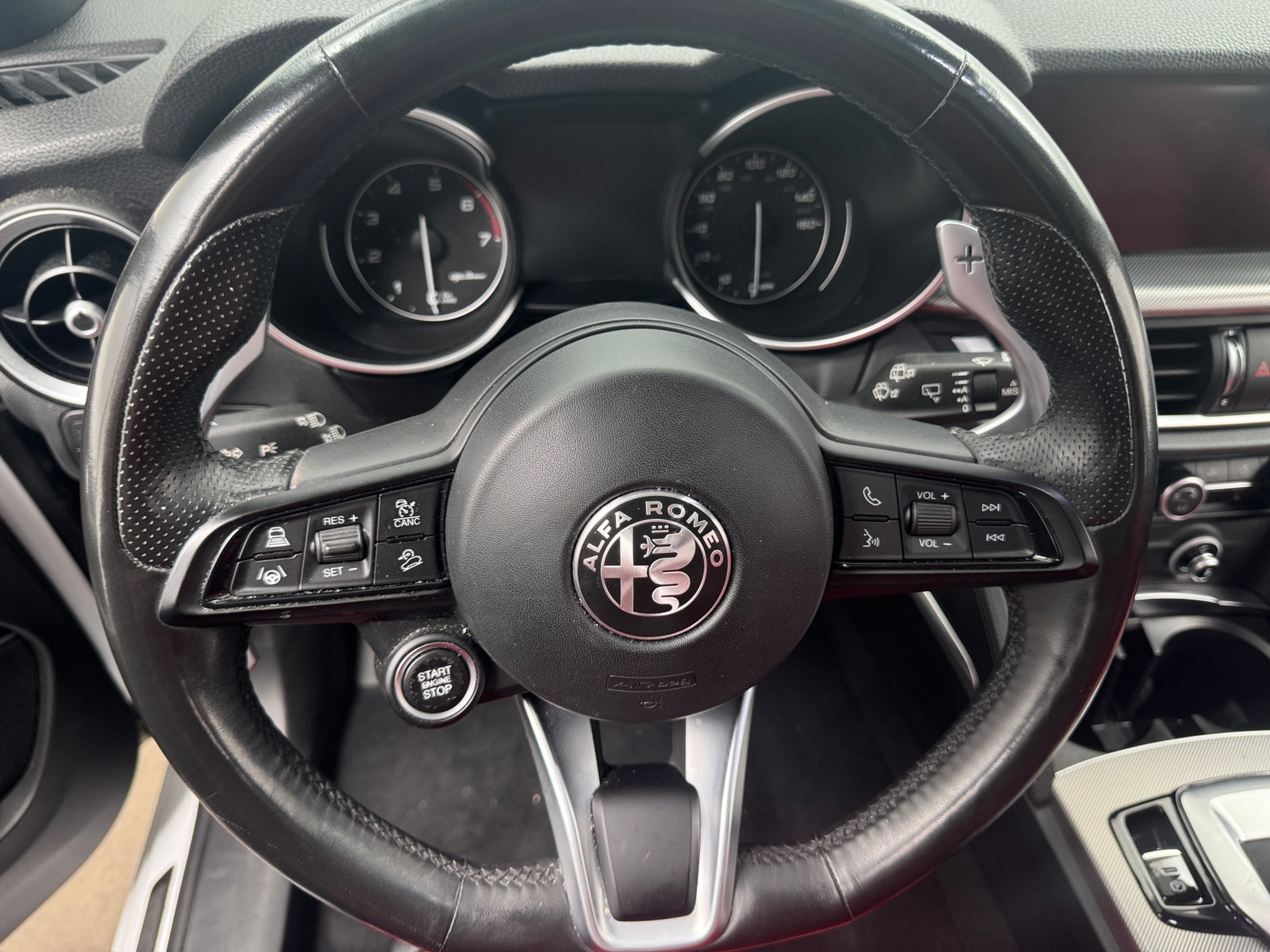 Thumbnail: 2022 Alfa Romeo Stelvio - 4