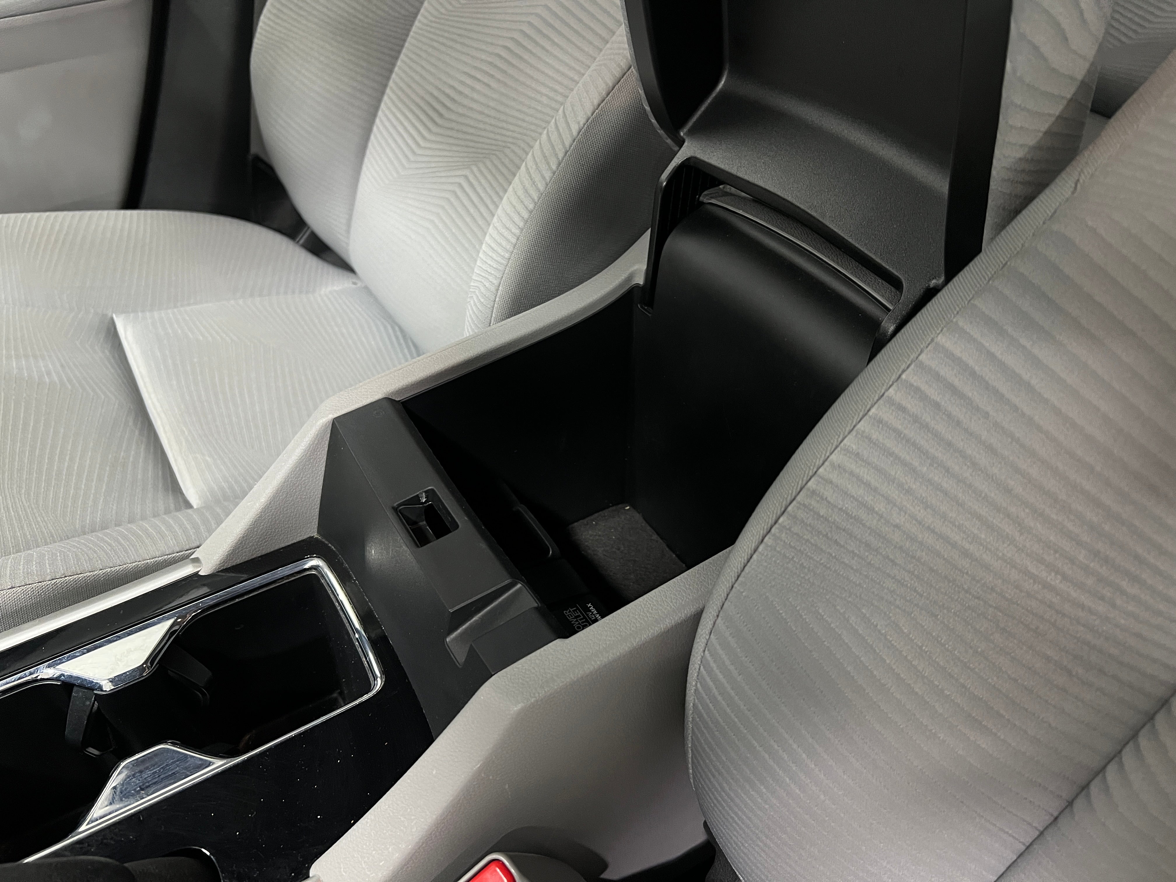 2017 Honda Accord LX - Photo 12