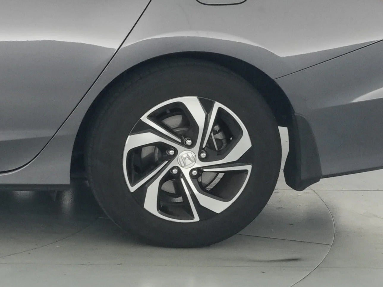 2017 Honda Accord LX - Photo 13