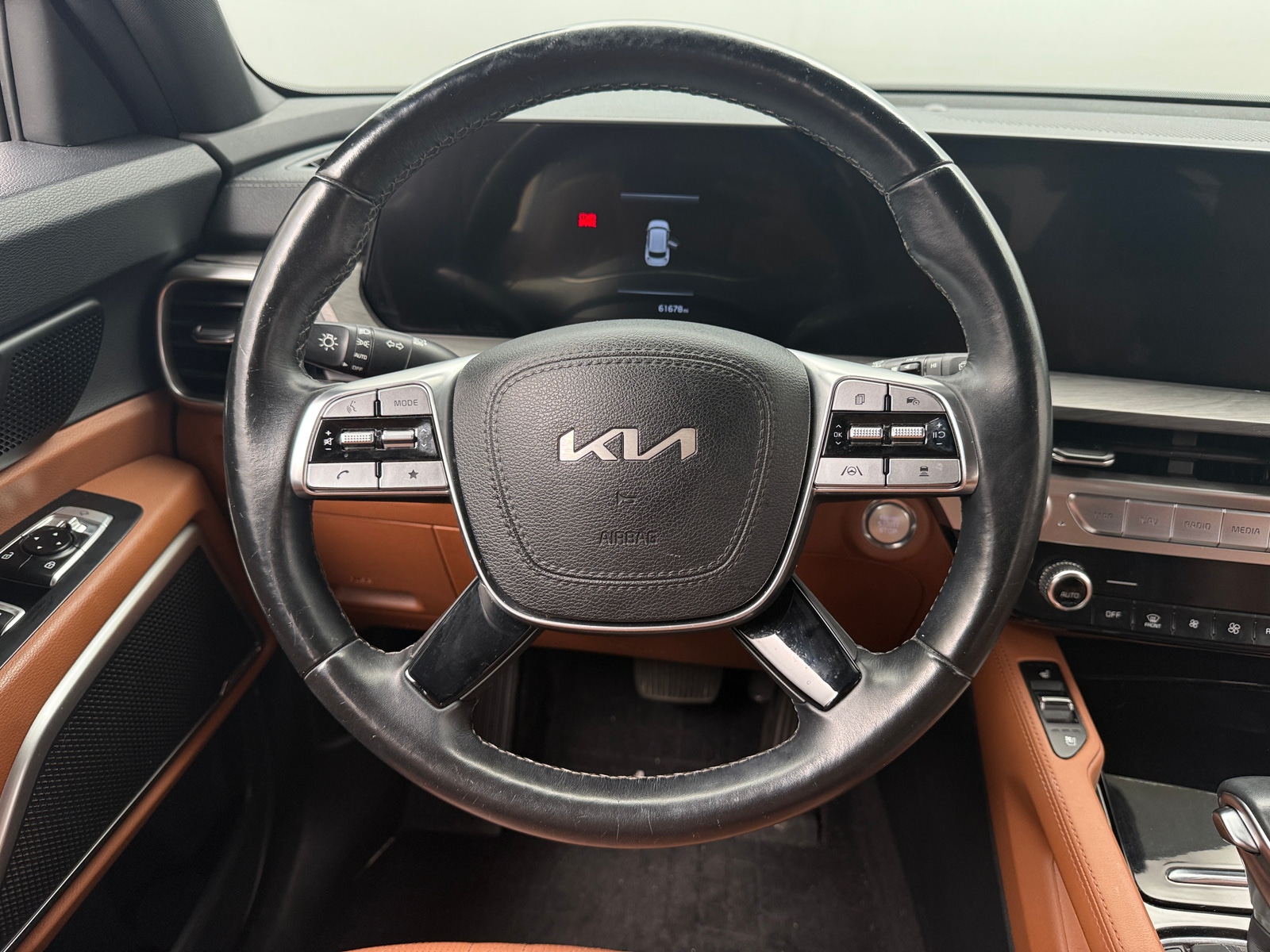 Thumbnail: 2023 Kia Telluride - 4