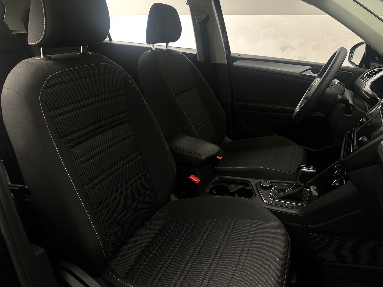 Thumbnail: 2022 Volkswagen Tiguan - 2