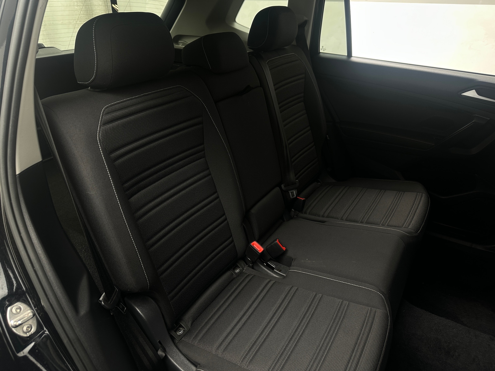 Thumbnail: 2022 Volkswagen Tiguan - 6