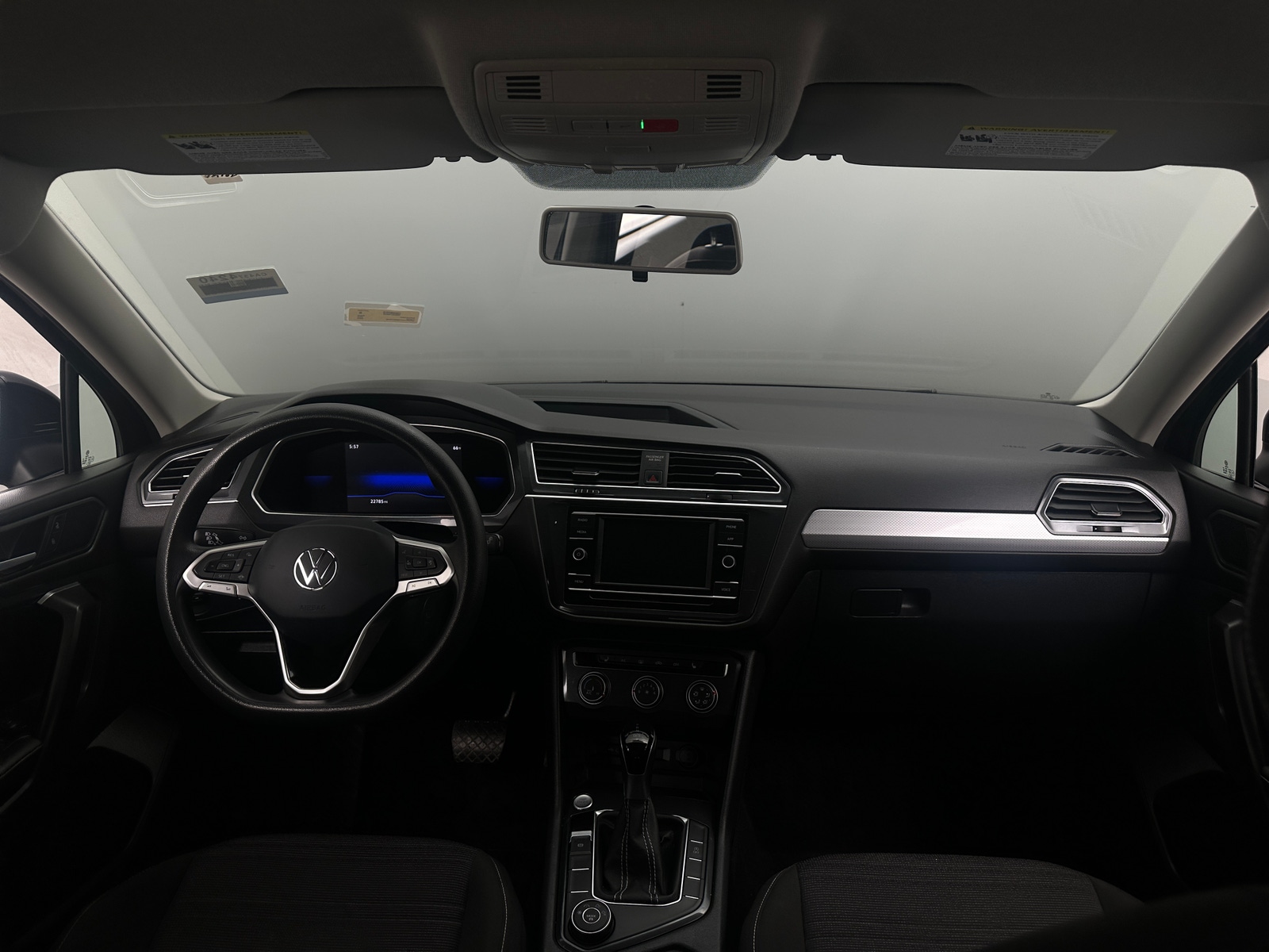 Thumbnail: 2022 Volkswagen Tiguan - 3