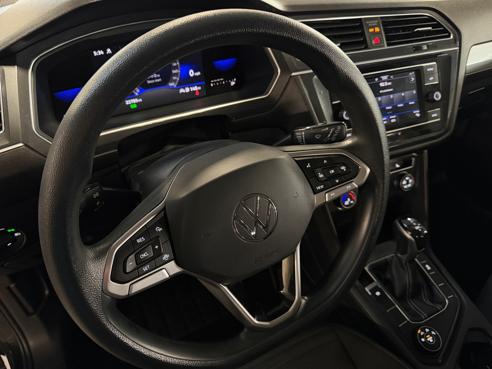 Thumbnail: 2022 Volkswagen Tiguan - 5