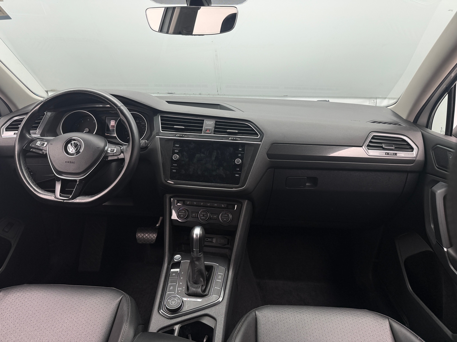 Thumbnail: 2018 Volkswagen Tiguan - 2