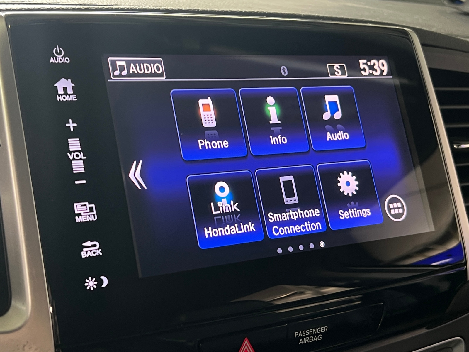 Thumbnail: 2018 Honda Pilot - 3