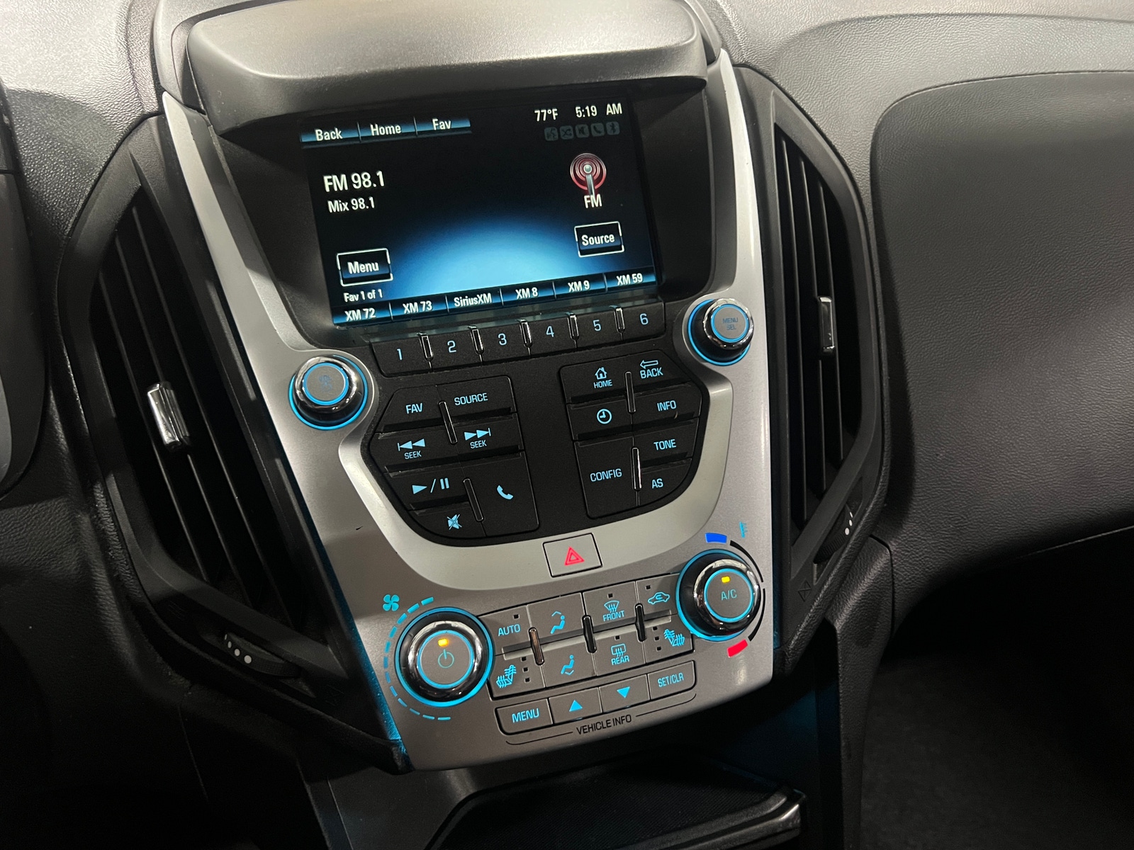 Thumbnail: 2016 Chevrolet Equinox - 4