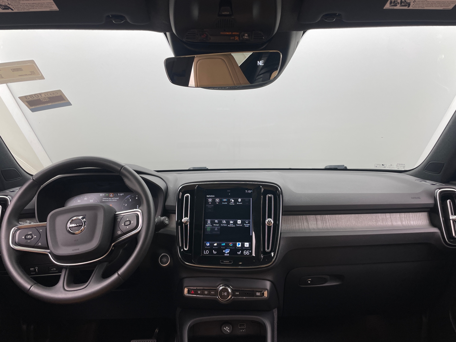 Thumbnail: 2021 Volvo XC40 - 2