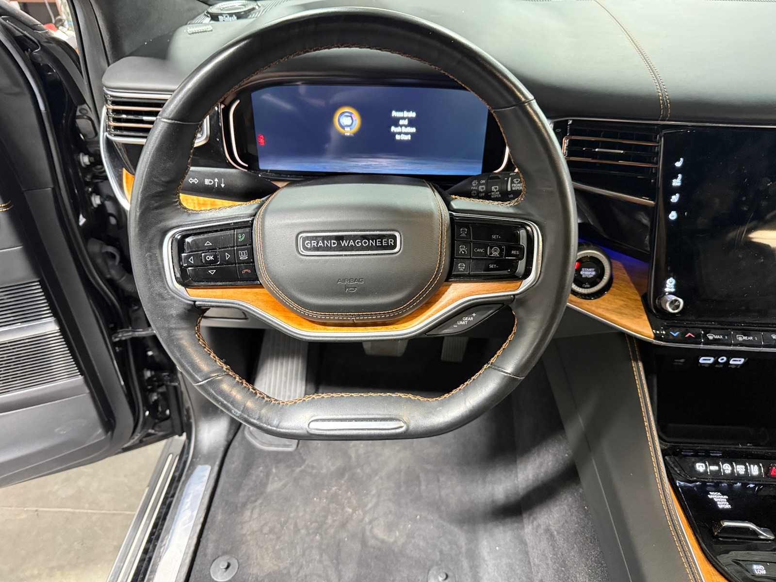 Thumbnail: 2023 Jeep Grand Wagoneer - 4