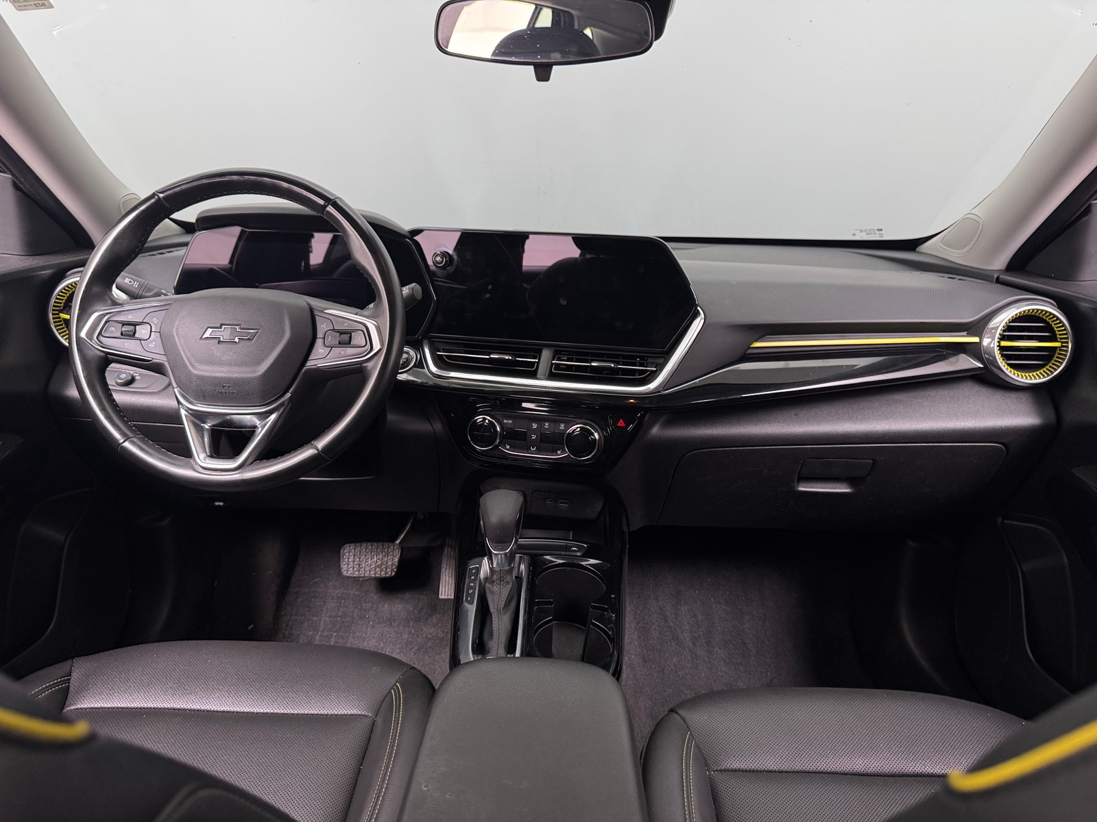 Thumbnail: 2025 Chevrolet Trax - 2
