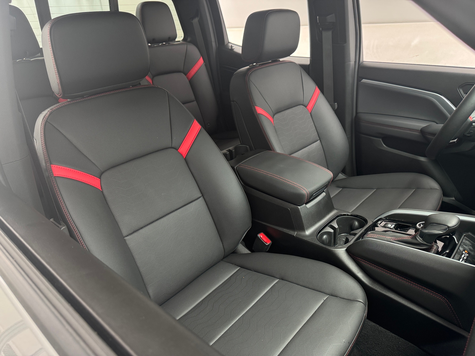 Thumbnail: 2026 Chevrolet Colorado - 2