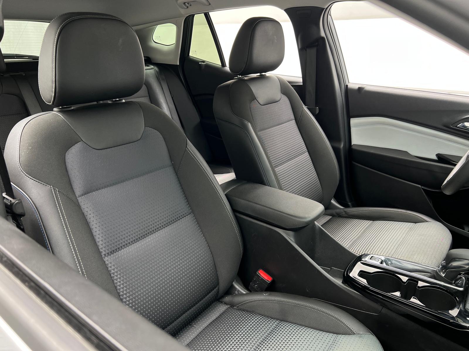 Thumbnail: 2025 Chevrolet Trax - 2