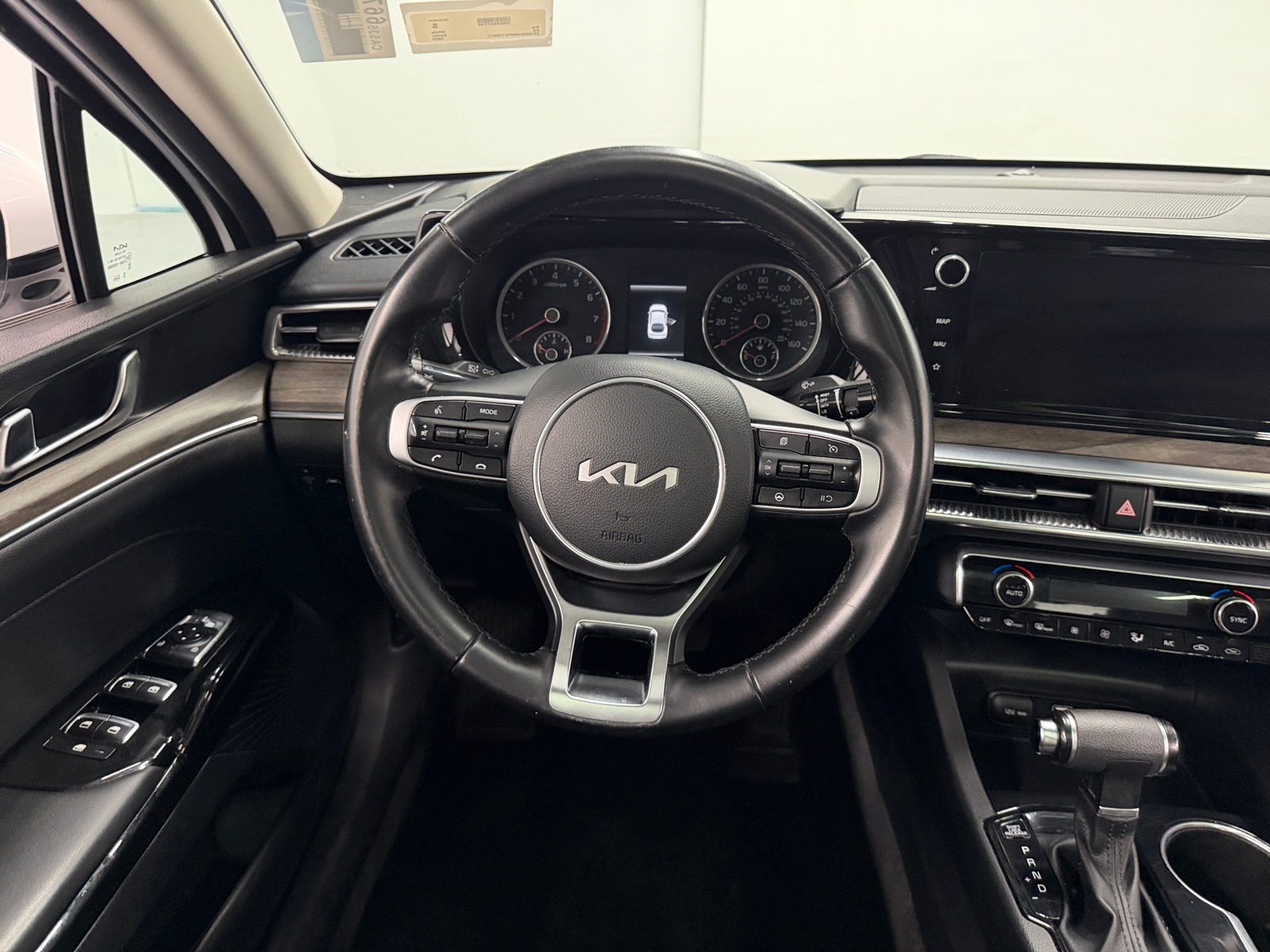 Thumbnail: 2023 Kia K5 - 4