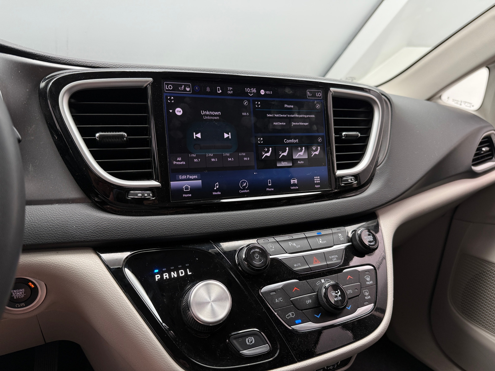 Thumbnail: 2024 Chrysler Pacifica - 3
