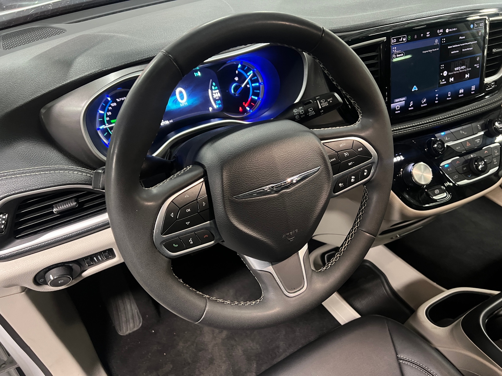 Thumbnail: 2024 Chrysler Pacifica - 4