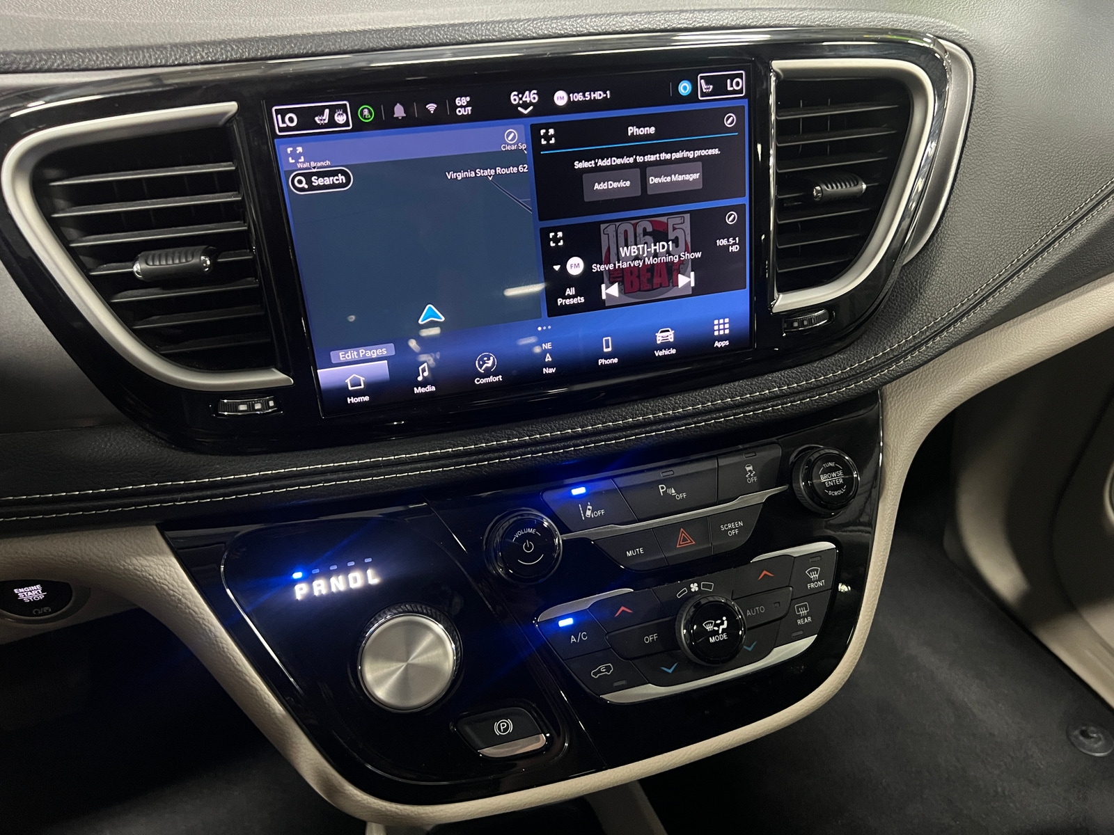 Thumbnail: 2024 Chrysler Pacifica - 3