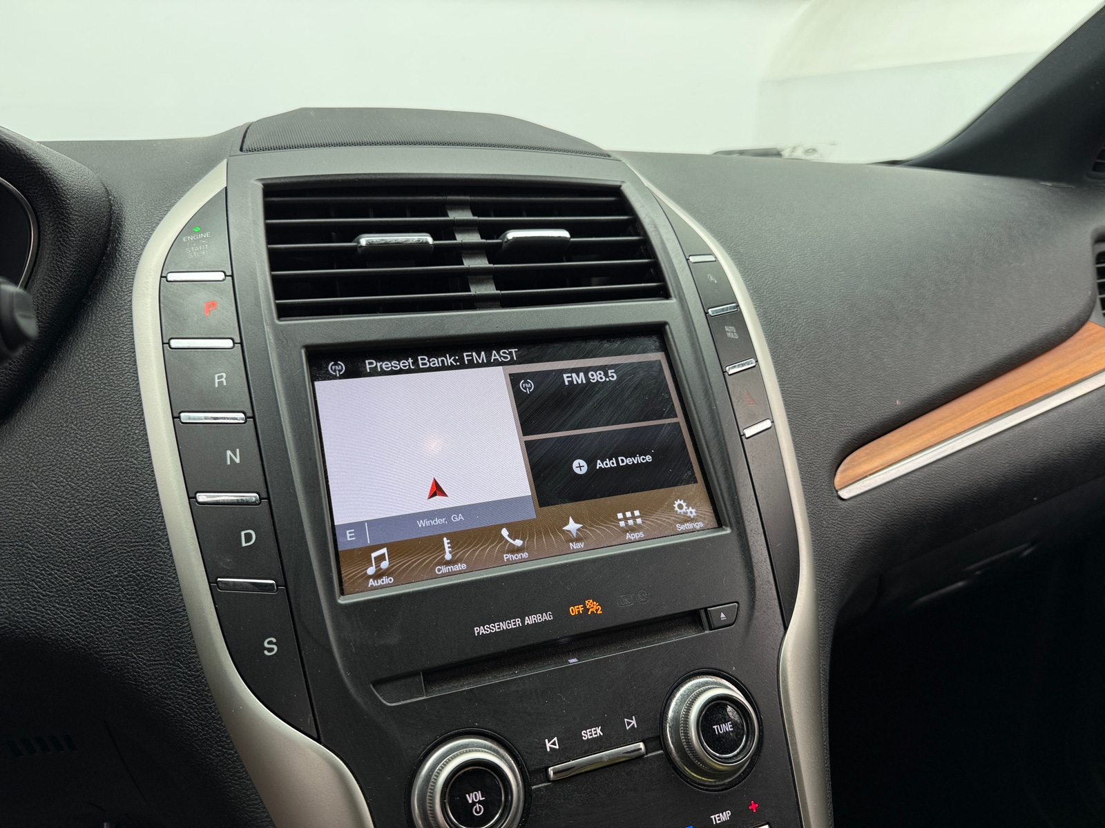 Thumbnail: 2017 Lincoln MKC - 3