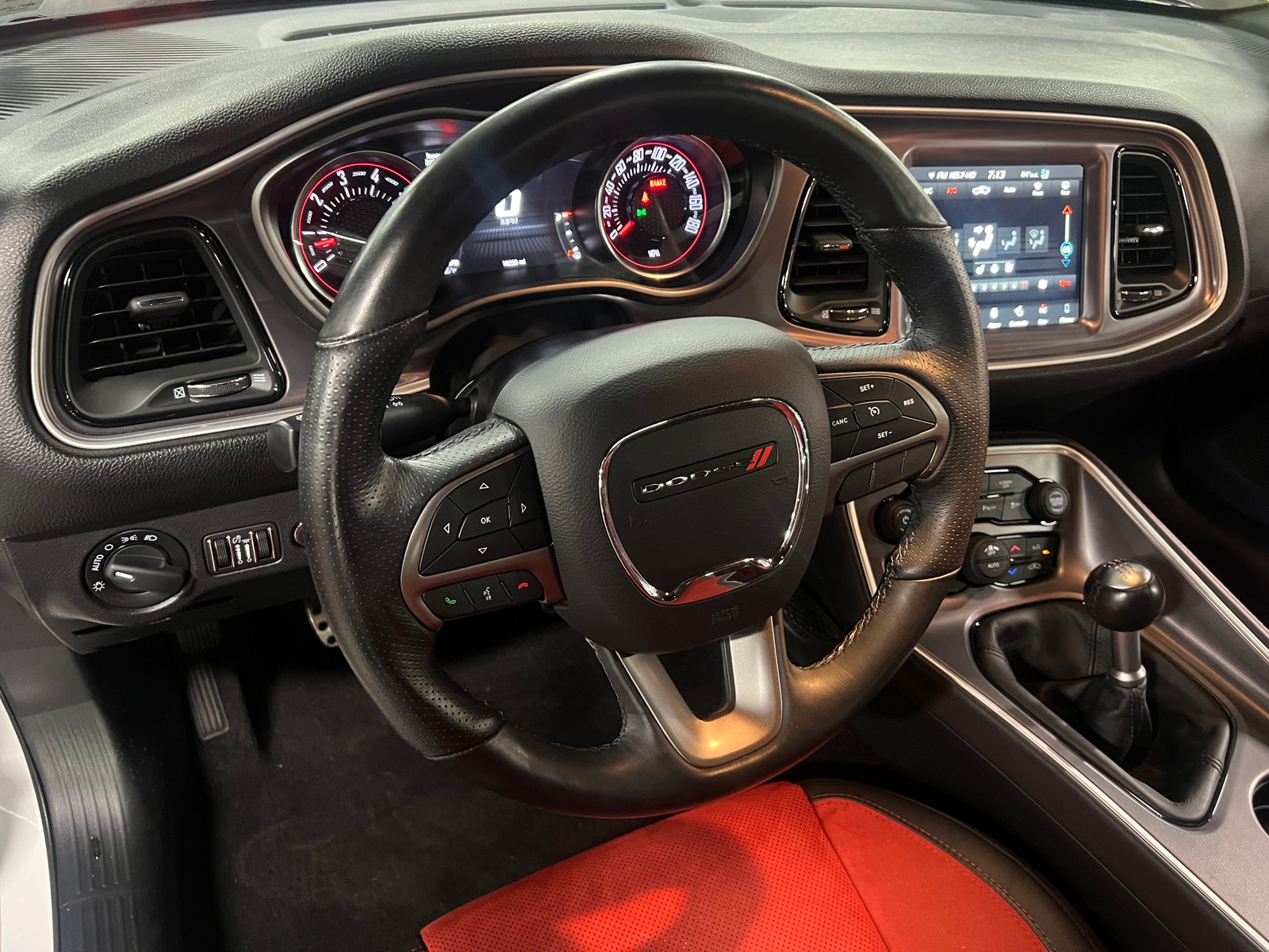 Thumbnail: 2019 Dodge Challenger - 4