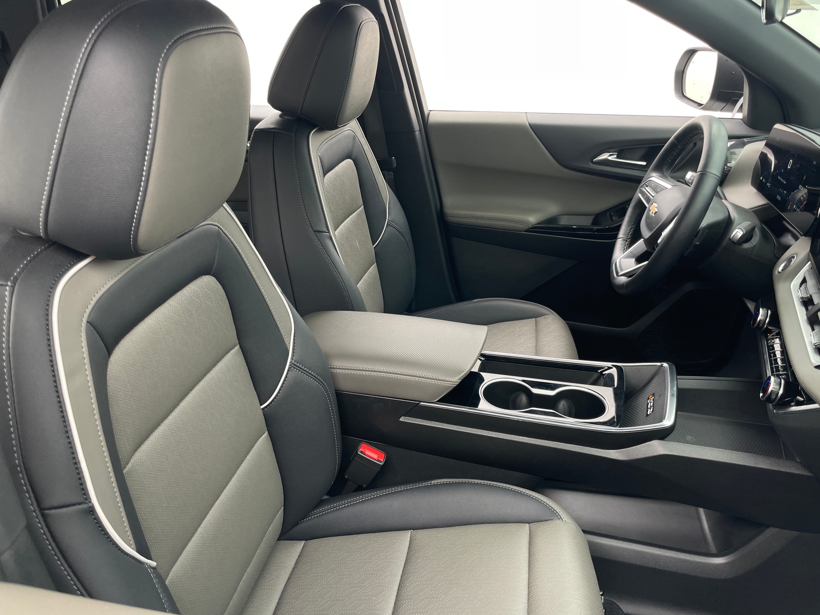 Thumbnail: 2025 Chevrolet Equinox - 2