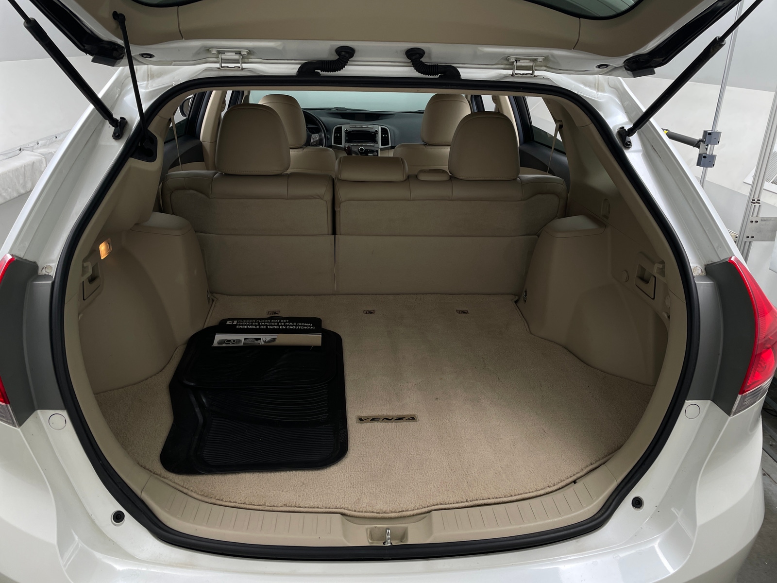 Thumbnail: 2012 Toyota Venza - 7