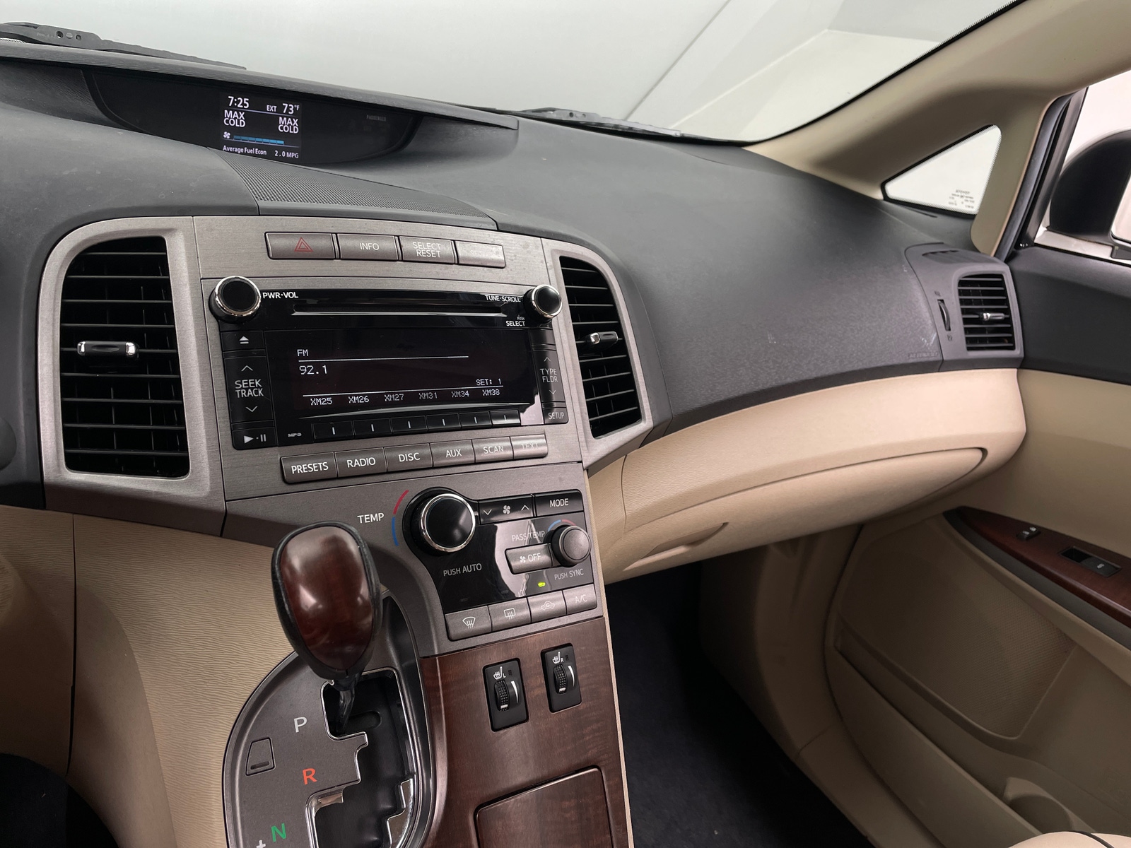 Thumbnail: 2012 Toyota Venza - 4