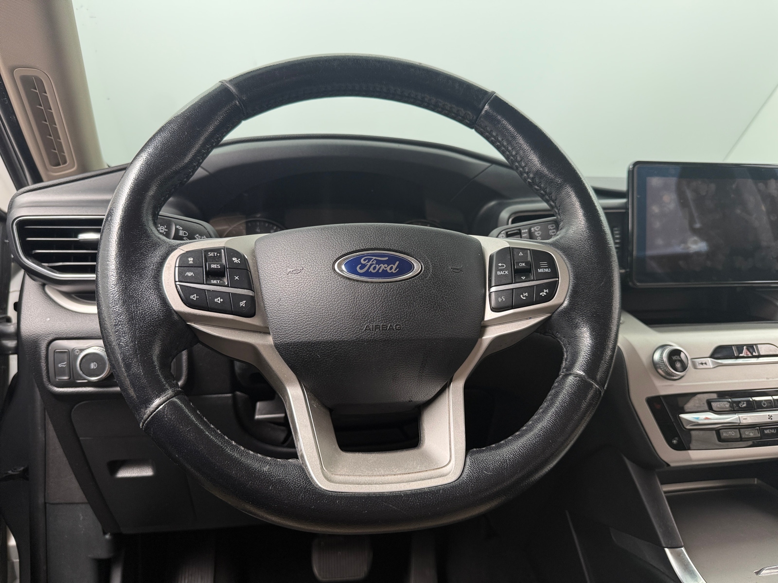 Thumbnail: 2021 Ford Explorer - 4