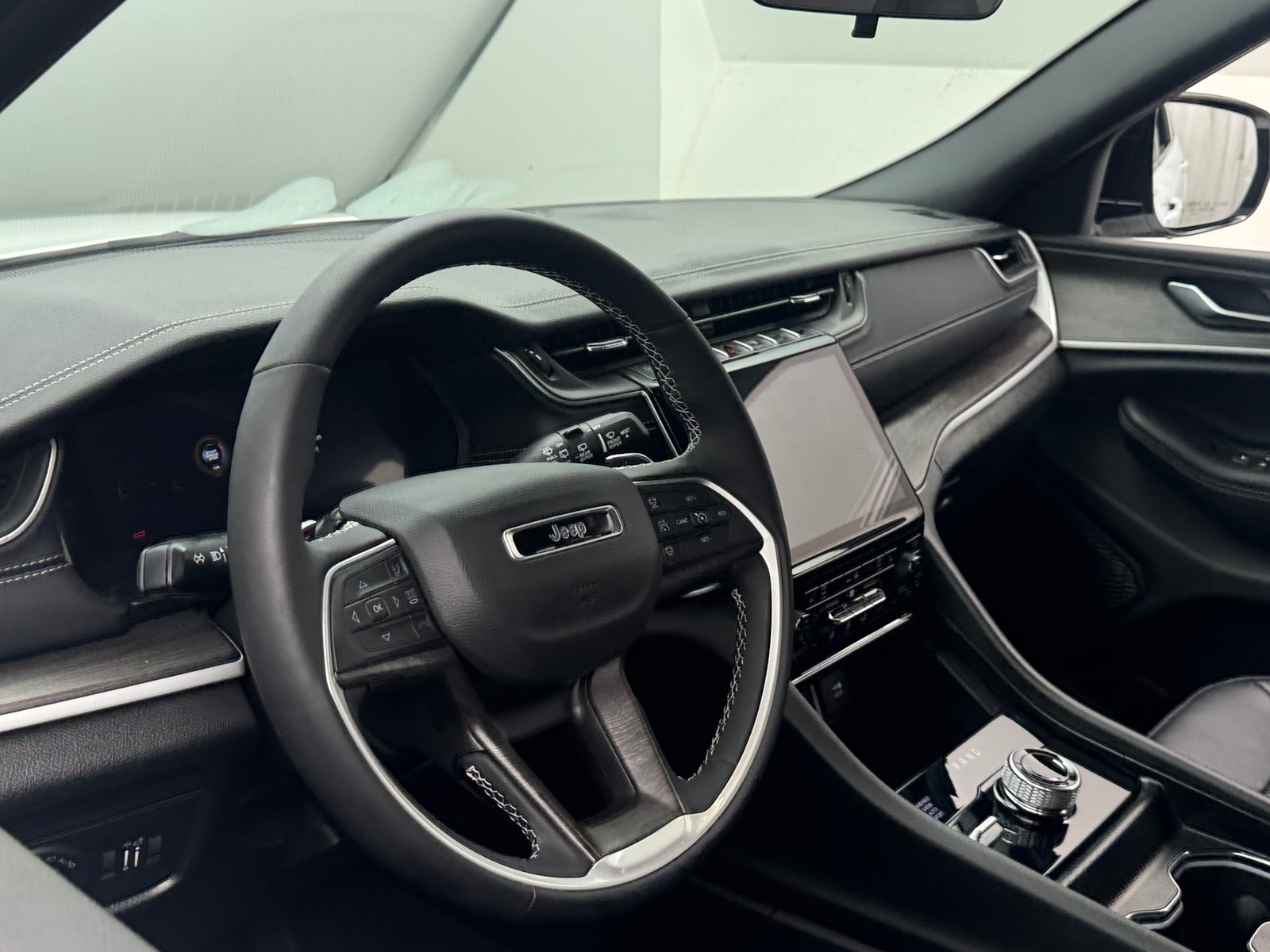 Thumbnail: 2025 Jeep Grand Cherokee L - 4