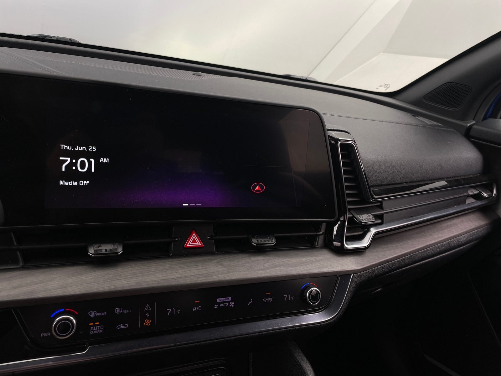 Thumbnail: 2023 Kia Sportage - 3