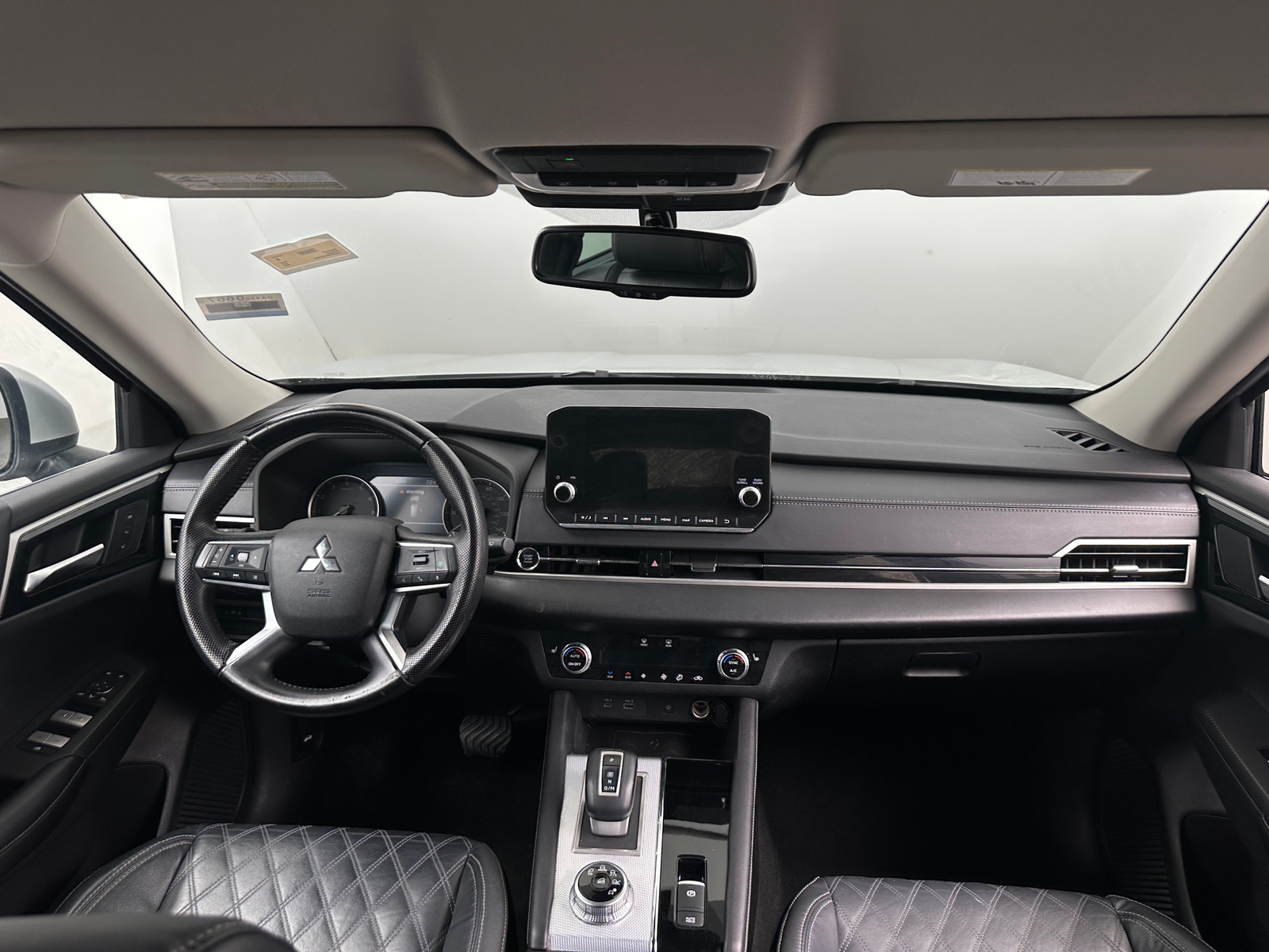 Thumbnail: 2022 Mitsubishi Outlander - 2