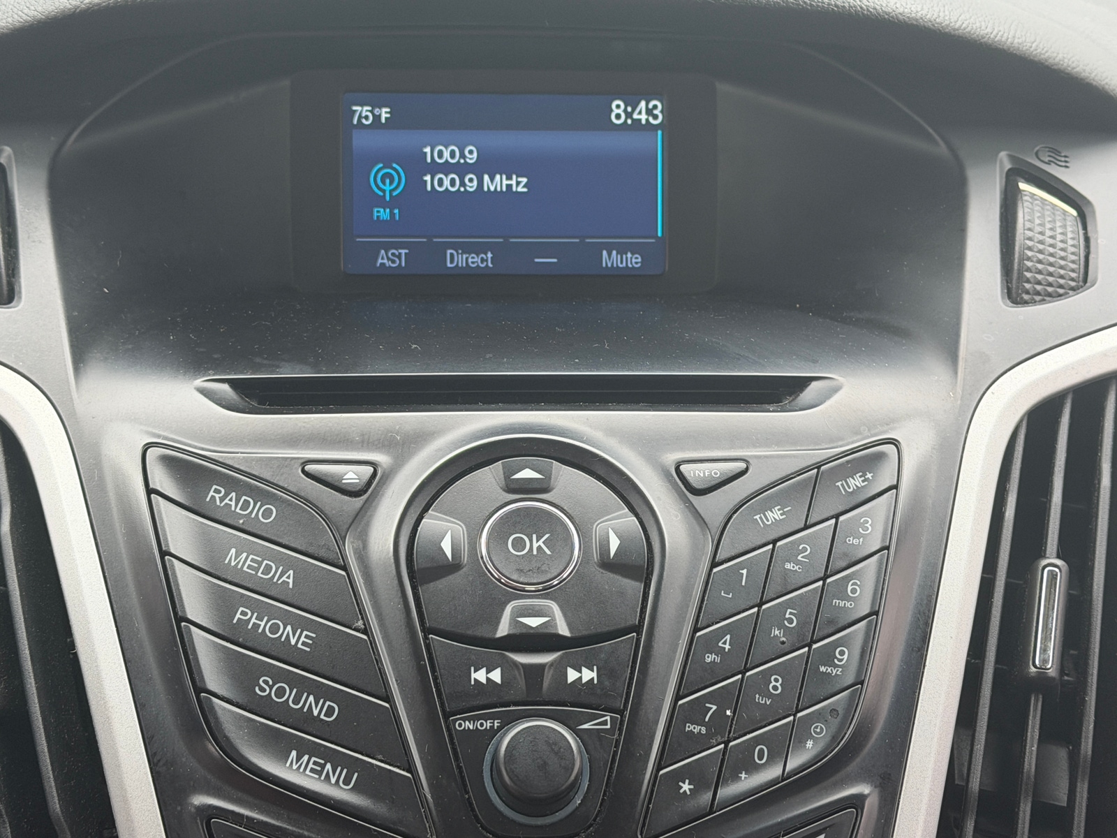 Thumbnail: 2014 Ford Focus - 4