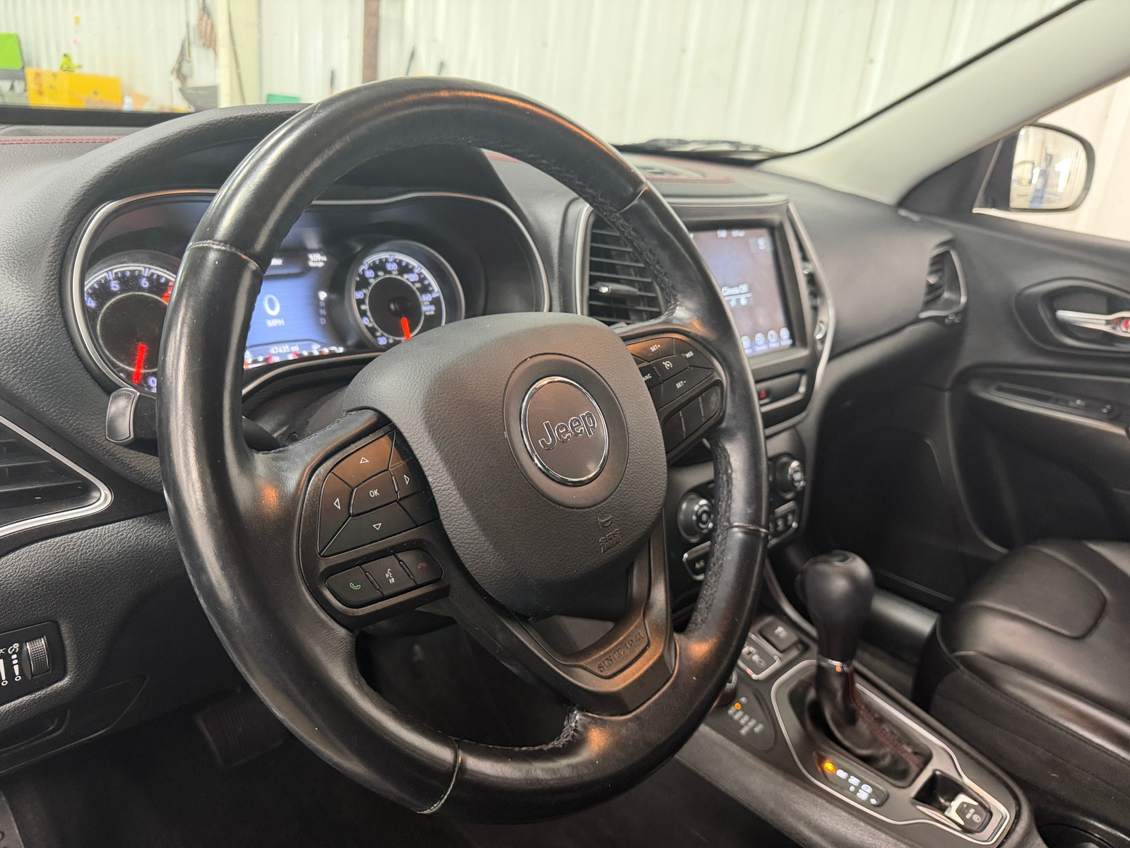 Thumbnail: 2020 Jeep Cherokee - 5
