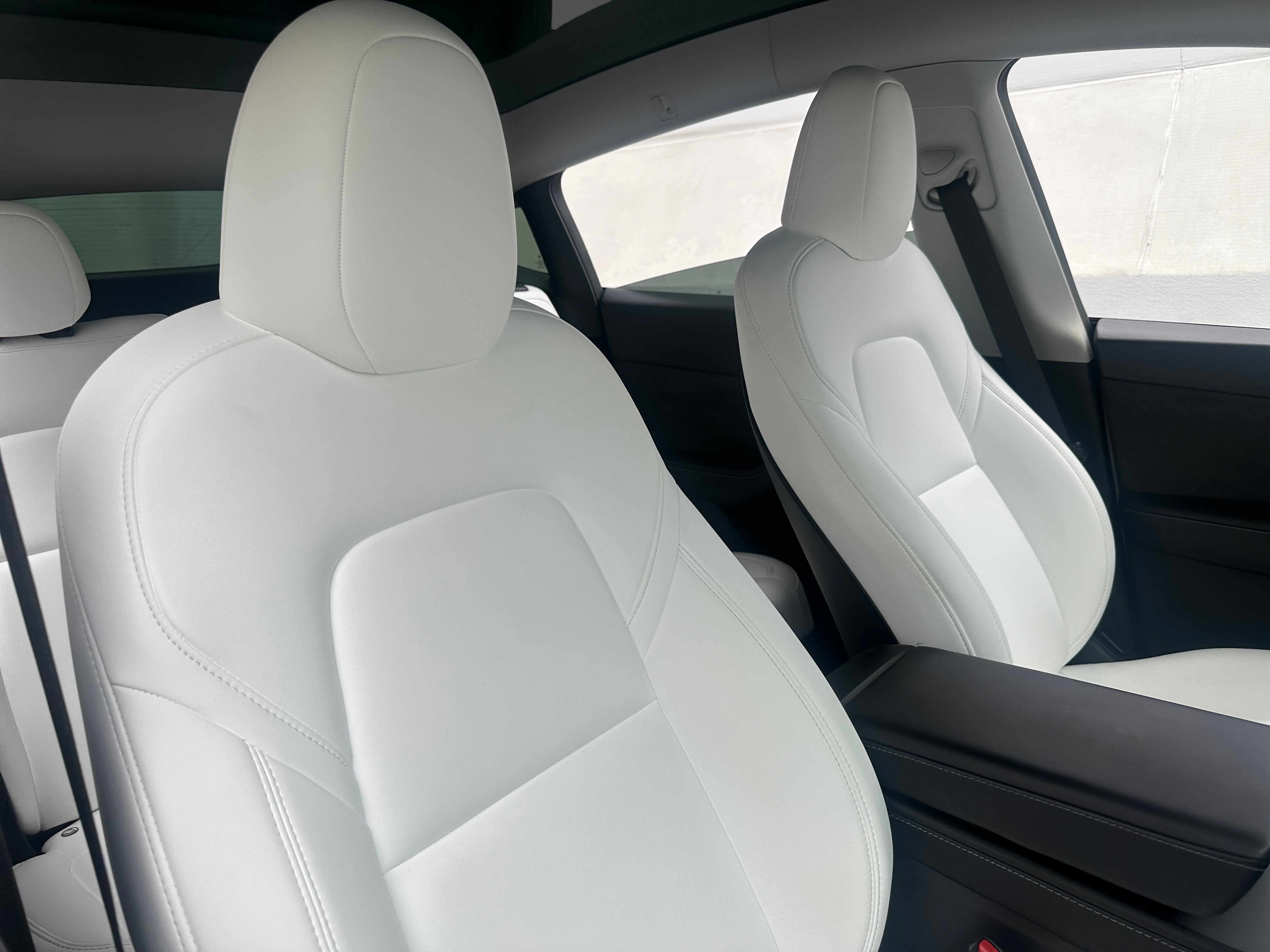Used 2023 Tesla Model Y Long Range with VIN 7SAYGDEE2PA167207 for sale in Oak Creek, WI