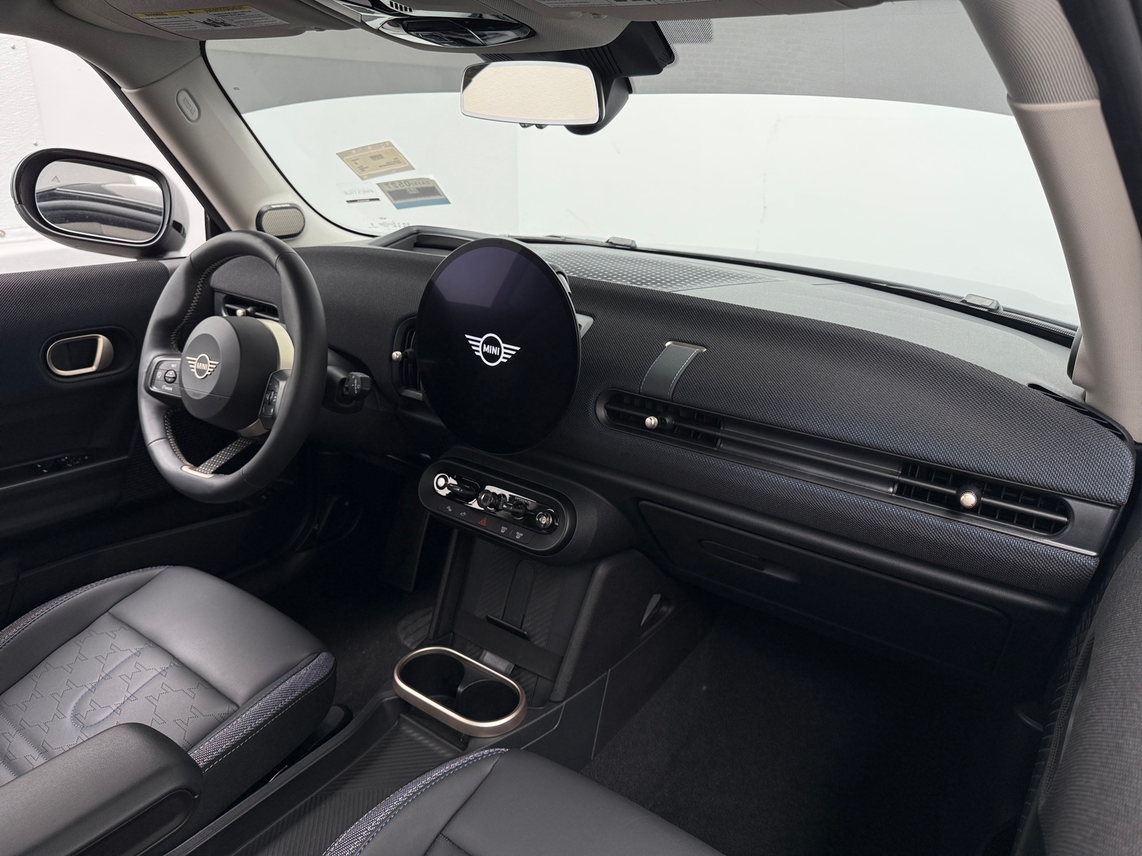 Thumbnail: 2025 MINI Cooper Hardtop - 3