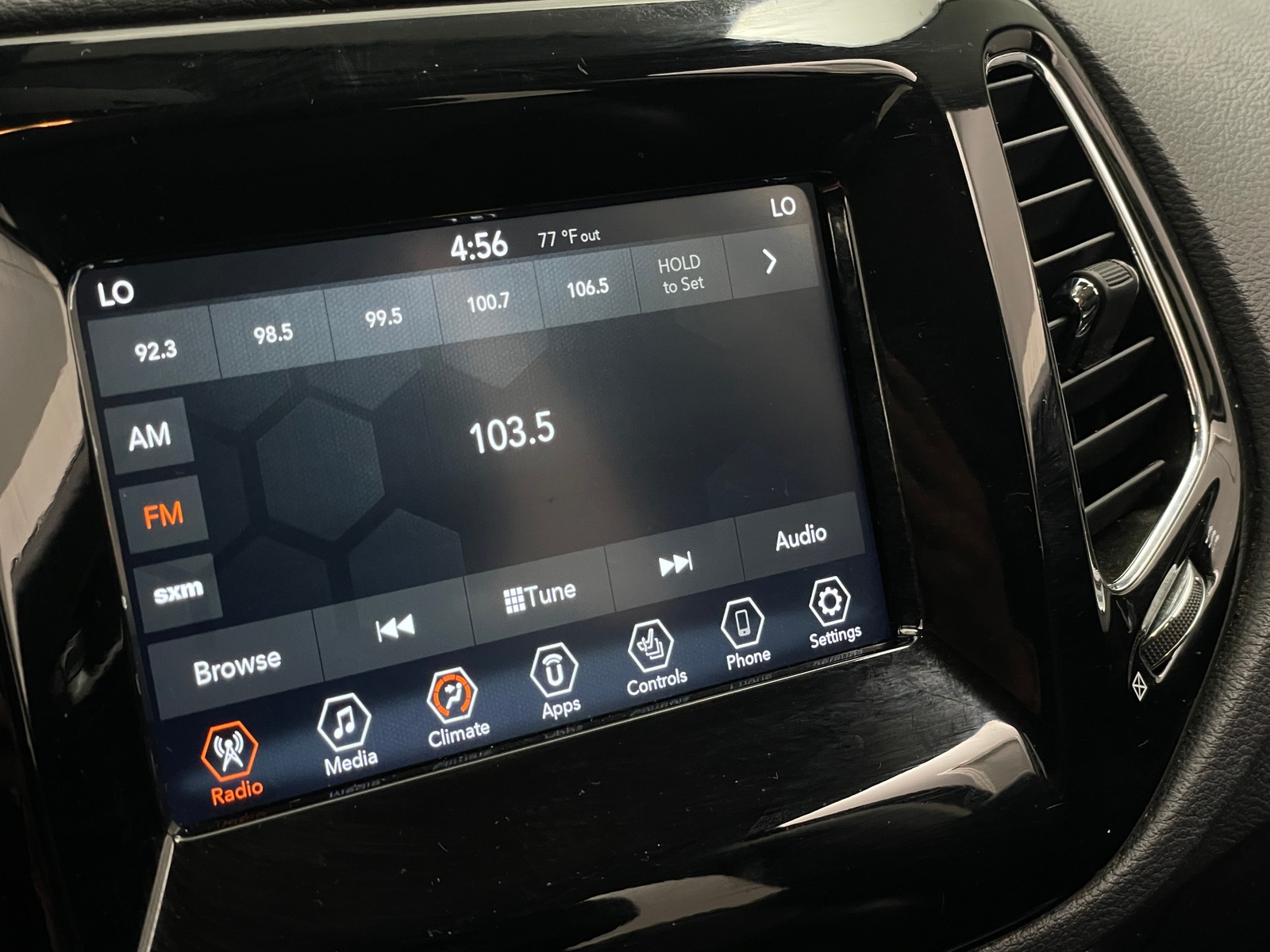 Thumbnail: 2021 Jeep Compass - 4