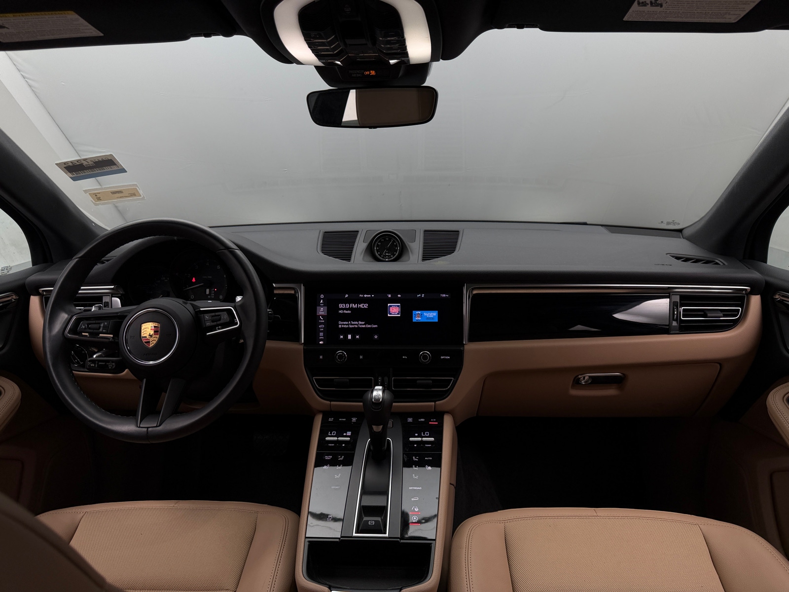 Thumbnail: 2023 Porsche Macan - 2