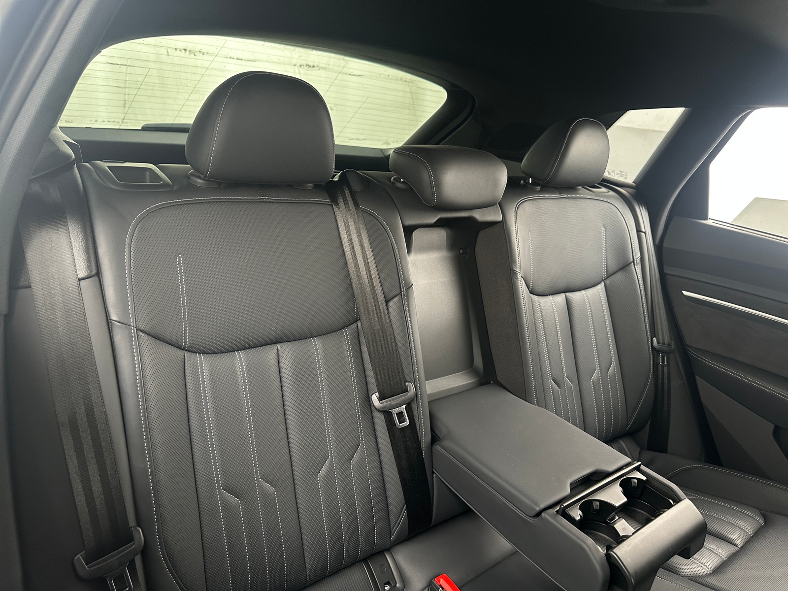 Thumbnail: 2019 Audi e-tron - 5