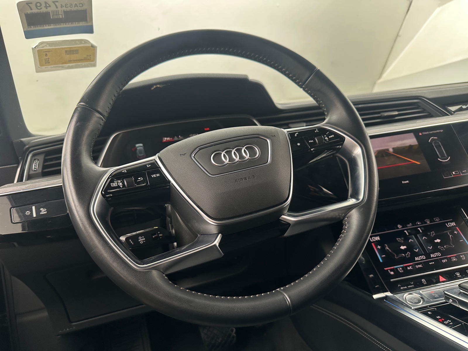 Thumbnail: 2019 Audi e-tron - 4