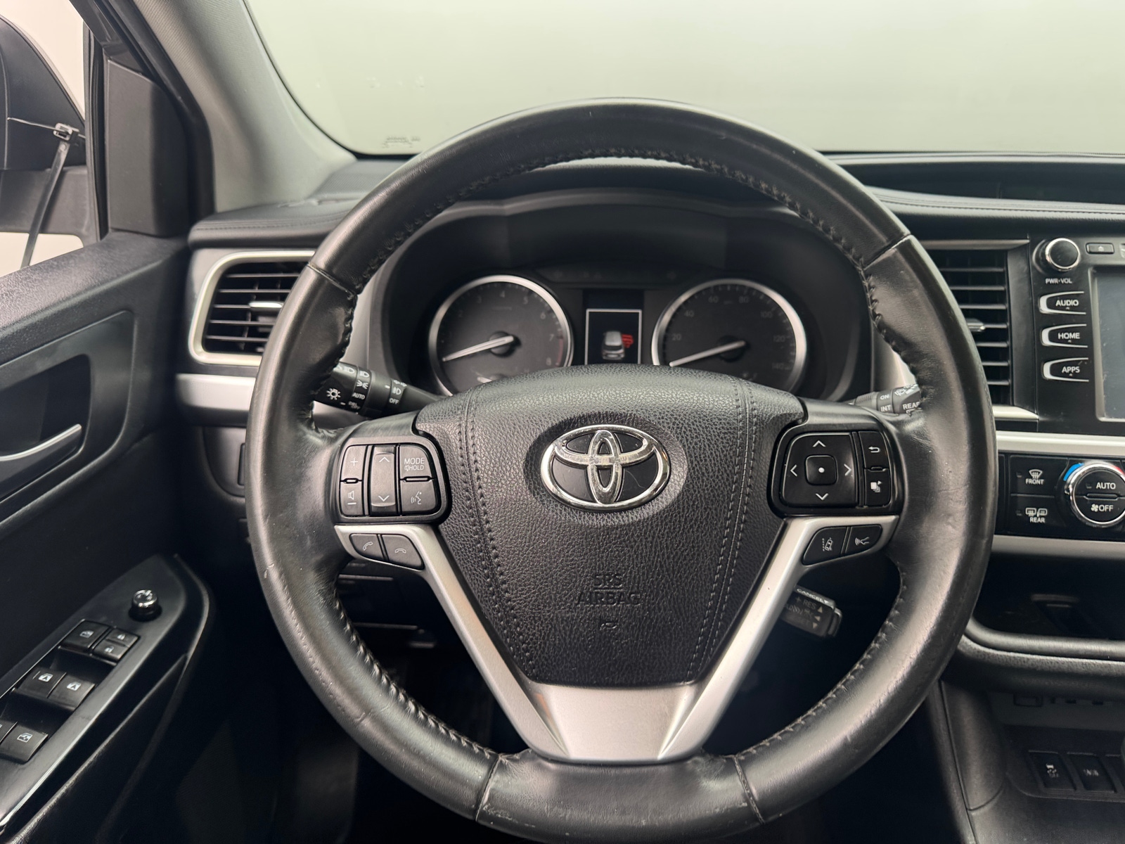 Thumbnail: 2019 Toyota Highlander - 4