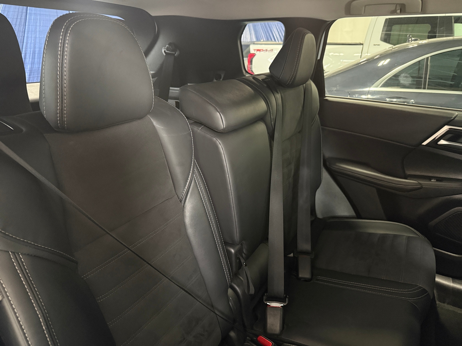 Thumbnail: 2024 Mitsubishi Outlander - 5